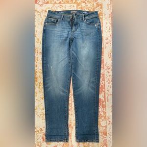 DL1961 straight leg Riley boyfriend cut. Size 27